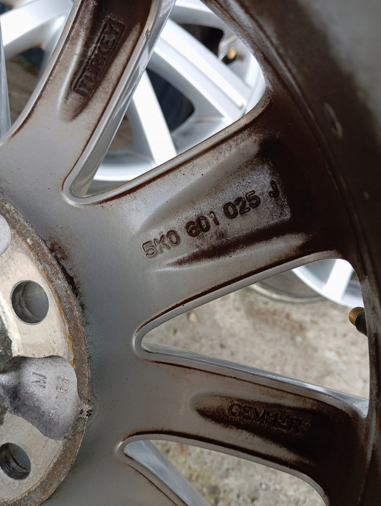 4x Alufelge 15 Zoll 6.5" 5x112 50ET Glanz Silber 5K0601025J Seat Touran