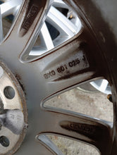 Laden Sie das Bild in den Galerie-Viewer, 4x Alufelge 15 Zoll 6.5&quot; 5x112 50ET Glanz Silber 5K0601025J Seat Touran