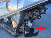 Laden Sie das Bild in den Galerie-Viewer, Frontscheinwerfer Mazda 6 85122000 Xenon Links Scheinwerfer Headlight SCH5640130737ms