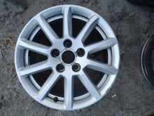 Load image into Gallery viewer, 1x Alufelge 16 Zoll 7.5&quot; 5x112 45ET Glanz Silber 8K0601025 Audi Rim Wheel