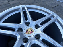 Laden Sie das Bild in den Galerie-Viewer, 1x Alufelge 19 Zoll 11.5&quot; 5x130 76ET 99136256000 Porsche Carrera Rim Wheel