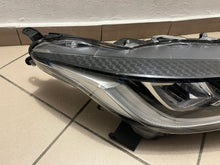 Laden Sie das Bild in den Galerie-Viewer, Frontscheinwerfer Toyota 4 Yaris Full LED Rechts Scheinwerfer Headlight SCH2488213722xm
