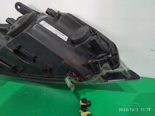 Laden Sie das Bild in den Galerie-Viewer, Frontscheinwerfer Ford Kuga 009696-01 Links Scheinwerfer Headlight