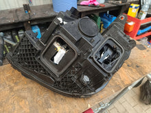 Laden Sie das Bild in den Galerie-Viewer, Frontscheinwerfer Mercedes-Benz W213 A2139069608 LED Rechts Headlight SCH1455089887ef