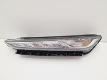 Laden Sie das Bild in den Galerie-Viewer, Frontscheinwerfer Hyundai Kona 92207-J9000 Links Scheinwerfer Headlight SCH5933300887qr