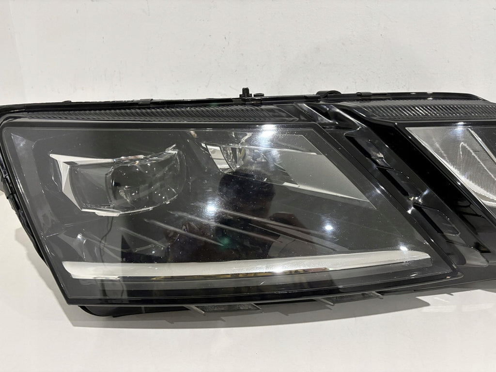 Frontscheinwerfer Skoda Octavia III 5E1941016D Full LED Rechts Headlight SCH1187384345cu