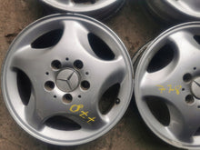 Load image into Gallery viewer, 4x Alufelge 15 Zoll 5.5" 5x112 42ET AA4144010102 Mercedes-Benz Rim Wheel FEL1904120095qg