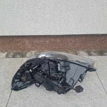Load image into Gallery viewer, Frontscheinwerfer Volvo S60 II V60 I 31299991 Xenon Rechts Headlight SCH9094688827zr