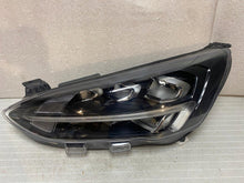 Laden Sie das Bild in den Galerie-Viewer, Frontscheinwerfer Ford Focus JX7B-13E015-CE Full LED Links Headlight SCH3185426088dt