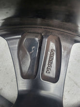 Load image into Gallery viewer, 1x Alufelge 17 Zoll 7.0&quot; 5x114.3 35ET KE4096P200 Nissan Juke Rim Wheel