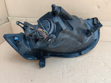 Laden Sie das Bild in den Galerie-Viewer, Frontscheinwerfer Mitsubishi Colt VI I 030124930100 Rechts oder Links