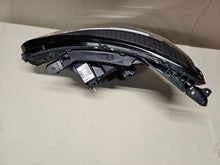 Laden Sie das Bild in den Galerie-Viewer, Frontscheinwerfer Renault Clio I V 260100902R Rechts Scheinwerfer Headlight SCH7251642201hd