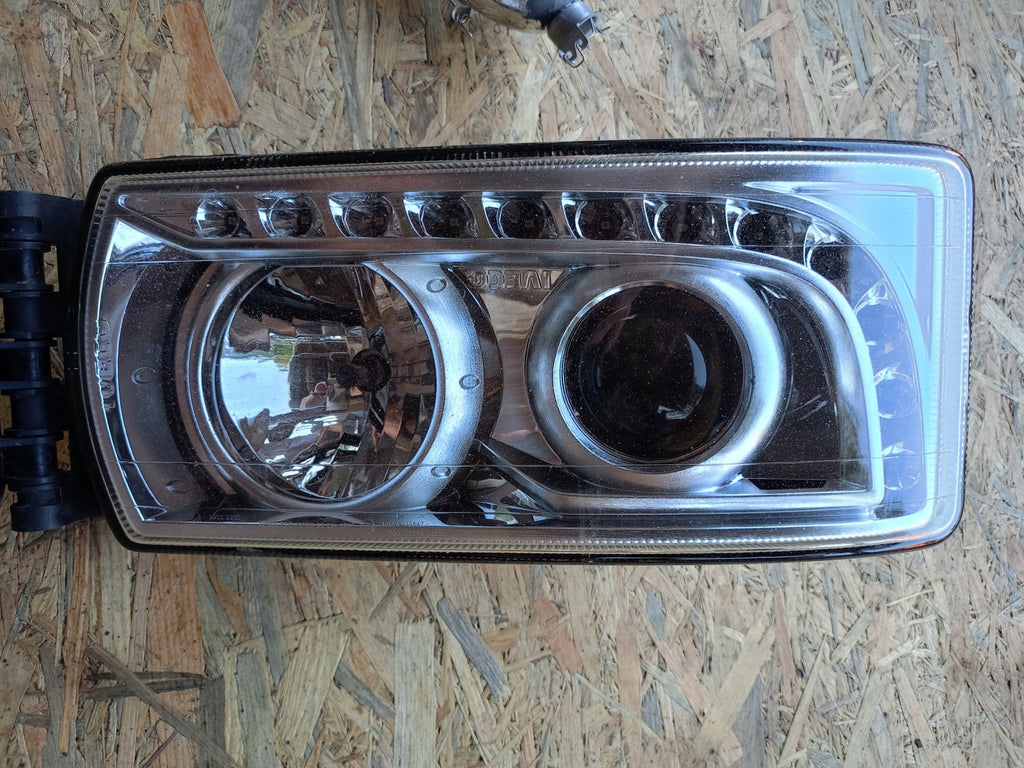 Frontscheinwerfer Iveco I Rechts Scheinwerfer Headlight SCH1513197098mc