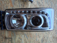 Laden Sie das Bild in den Galerie-Viewer, Frontscheinwerfer Iveco I Rechts Scheinwerfer Headlight SCH1513197098mc