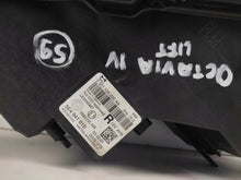 Laden Sie das Bild in den Galerie-Viewer, Frontscheinwerfer Skoda Octavia IV 5E4941010 Rechts Scheinwerfer Headlight SCH4810228308ze