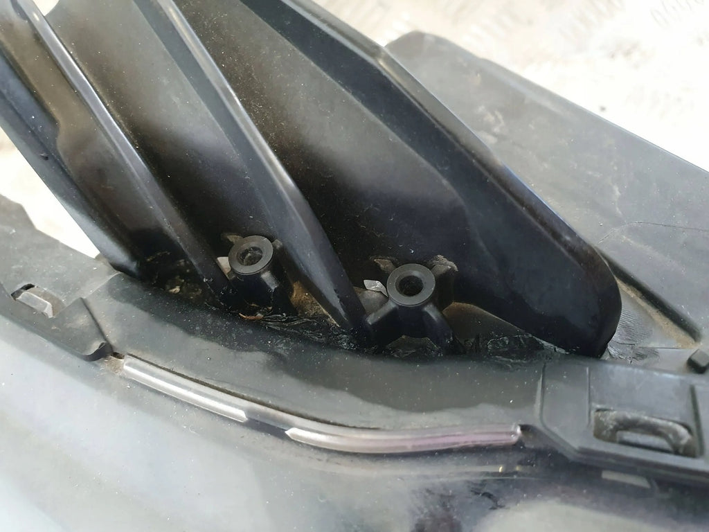 Frontscheinwerfer Mitsubishi Outlander III 8301C996 Xenon Rechts Headlight