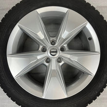 Laden Sie das Bild in den Galerie-Viewer, 4x Alufelge 18 Zoll 7.5" 5x108 50 5ET Glanz Silber 31680200 Volvo V60 I S60 Xc60 FEL1104673122kf