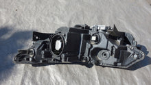 Laden Sie das Bild in den Galerie-Viewer, Frontscheinwerfer Honda Civic IX 33100-TV0-G113-M1 Bi-Xenon Rechts Headlight