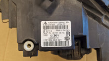 Laden Sie das Bild in den Galerie-Viewer, Frontscheinwerfer Audi A4 B7 LE03A6110 Links Scheinwerfer Headlight