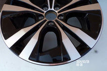 Laden Sie das Bild in den Galerie-Viewer, 1x Alufelge 17 Zoll 7.5&quot; 5x108 40,5ET Glanz 32327081 Volvo Rim Wheel