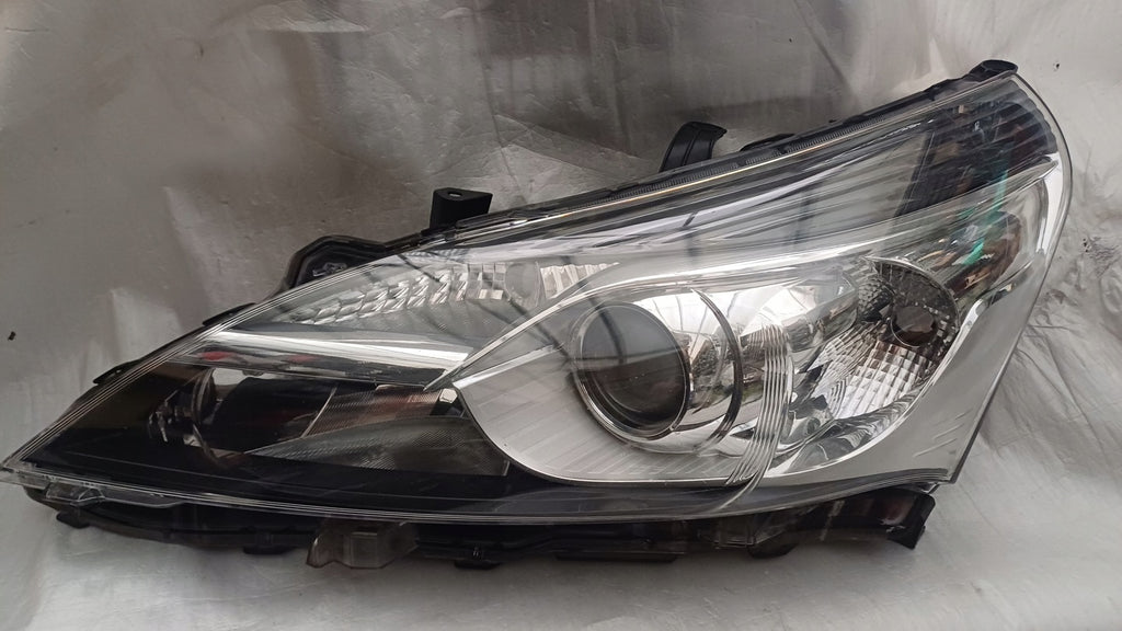 Frontscheinwerfer Toyota Verso 81150-0F160 Links Scheinwerfer Headlight SCH2488584943hz