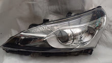 Laden Sie das Bild in den Galerie-Viewer, Frontscheinwerfer Toyota Verso 81150-0F160 Links Scheinwerfer Headlight SCH2488584943hz