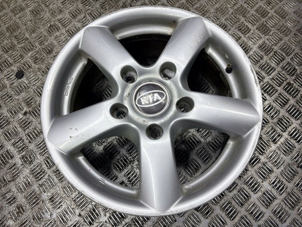 1x Alufelge 16 Zoll 5x139.7 KBA46622 Kia Sorento I Rim Wheel FEL8503398447ze