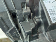 Laden Sie das Bild in den Galerie-Viewer, Frontscheinwerfer Tesla Model 3 Y 1514953-00-D Full LED Rechts oder Links