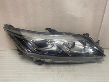 Laden Sie das Bild in den Galerie-Viewer, Frontscheinwerfer Mitsubishi Eclipse Cross I W3153 LED Rechts oder Links