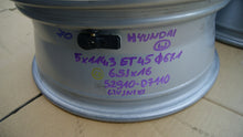 Load image into Gallery viewer, 1x Alufelge 16 Zoll 6.5" 5x114.3 45ET Glanz Silber 52910-D7110 Hyundai I FEL2080490643yv