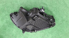 Laden Sie das Bild in den Galerie-Viewer, Frontscheinwerfer Mercedes-Benz W206 A2069068104 LED Links Headlight SCH1257086057pg