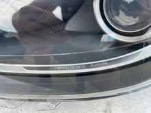 Laden Sie das Bild in den Galerie-Viewer, Frontscheinwerfer Mercedes-Benz W246 A2468207161 Xenon Links Headlight