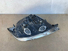 Laden Sie das Bild in den Galerie-Viewer, Frontscheinwerfer BMW F30 F31 8738711 Ein Stück (Rechts oder Links) Headlight