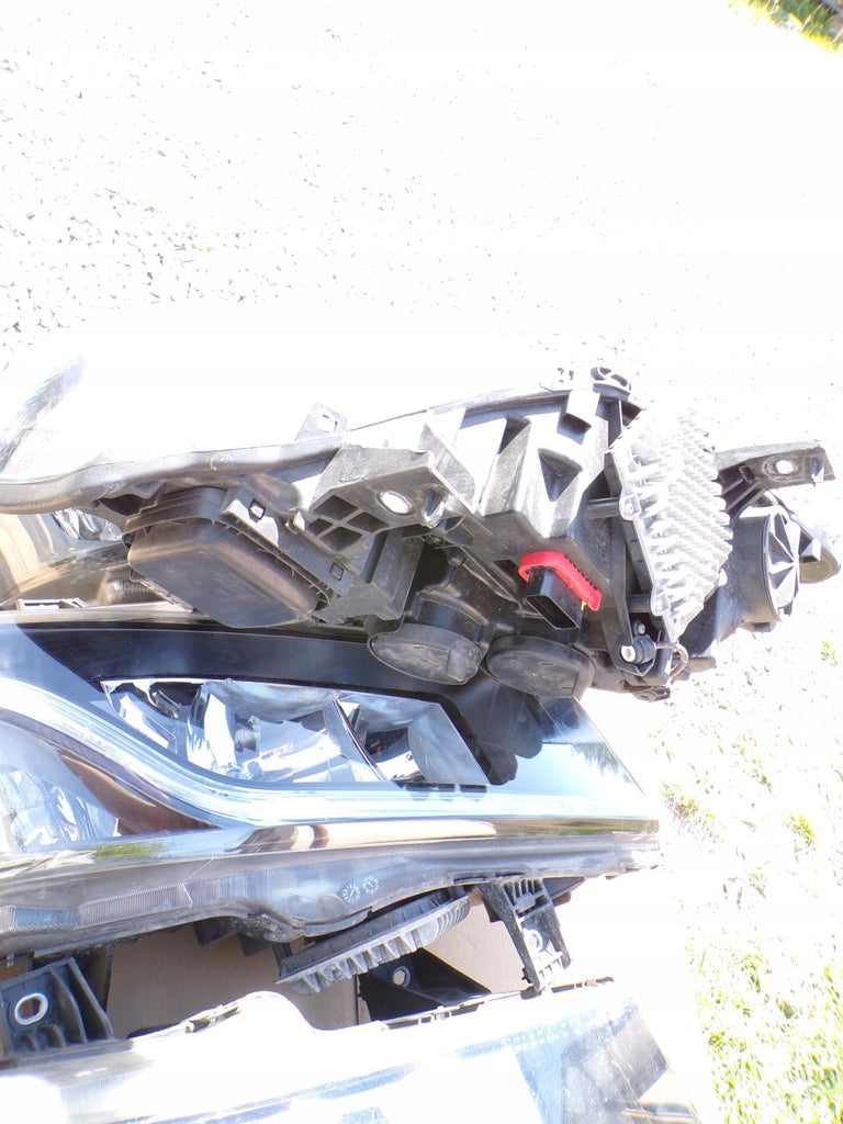 Frontscheinwerfer Iveco I 58029055180 Rechts Scheinwerfer Headlight SCH2207721877zr