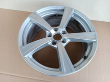 Laden Sie das Bild in den Galerie-Viewer, 1x Alufelge 18 Zoll 8.0" 5x108 42 5ET 31423515 Volvo Rim Wheel FEL8157720342im