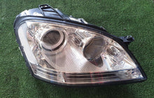Load image into Gallery viewer, Frontscheinwerfer Mercedes-Benz W164 A1648204861 Rechts Scheinwerfer Headlight