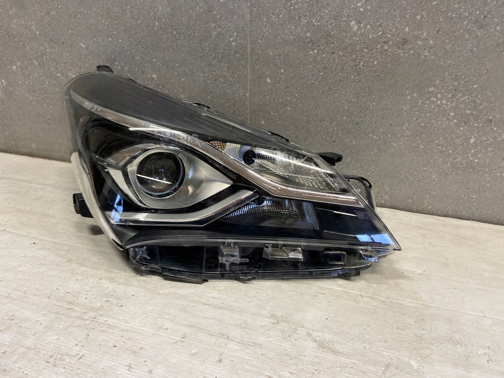 Frontscheinwerfer Toyota Yaris Rechts Scheinwerfer Headlight