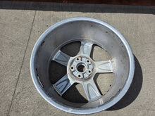 Laden Sie das Bild in den Galerie-Viewer, 1x Alufelge 20 Zoll 9.0" 5x130 60ET Glanz Silber 4L0601025H Audi I Rim Wheel FEL6678671424qq