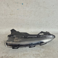 Load image into Gallery viewer, Frontscheinwerfer Hyundai Bayon 92207-Q0500 LED Links Scheinwerfer Headlight