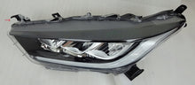 Laden Sie das Bild in den Galerie-Viewer, Frontscheinwerfer Toyota Yaris Full LED Links Scheinwerfer Headlight SCH2364011425le