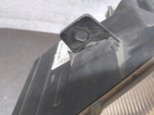 Laden Sie das Bild in den Galerie-Viewer, Frontscheinwerfer Mercedes-Benz Sprinter A9068200161 Links Headlight