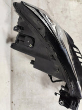 Laden Sie das Bild in den Galerie-Viewer, Frontscheinwerfer Seat Tarraco 5FJ941007K Links Scheinwerfer Headlight