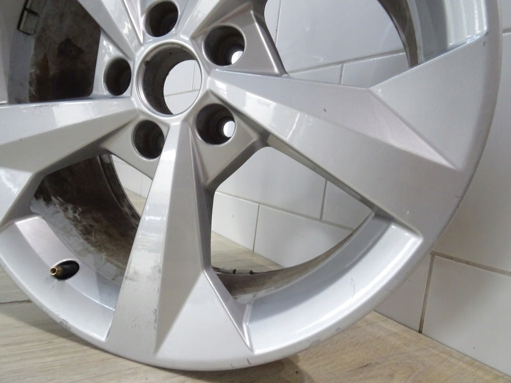 1x Alufelge 18 Zoll 8.0" 5x112 Silber 8Y0601025J Audi A3 Rim Wheel FEL6514048159ow