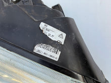 Laden Sie das Bild in den Galerie-Viewer, Frontscheinwerfer Ford Focus 4M51-13W030-E0 Xenon Ein Satz Headlight SCH3417839373ca