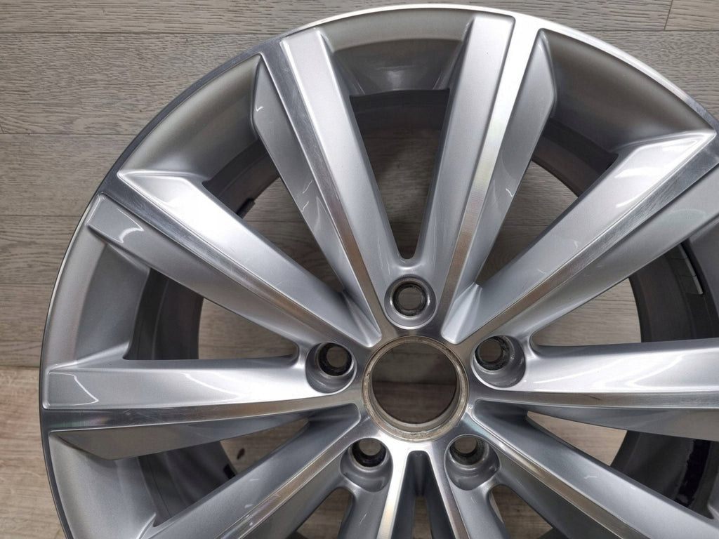 1x Alufelge 17 Zoll 7.5" 5x112 47ET Glanz Silber 3AA601025F VW Passat B7 FEL3101173651xl
