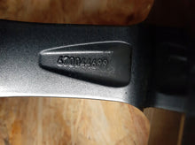 Laden Sie das Bild in den Galerie-Viewer, 1x Alufelge 19 Zoll 8.5&quot; 5x114.3 670044699 Maserati Levante Rim Wheel