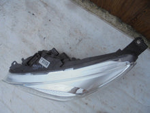 Laden Sie das Bild in den Galerie-Viewer, Frontscheinwerfer Ford Focus F1EB-13W030-AD Halogen Links Scheinwerfer Headlight