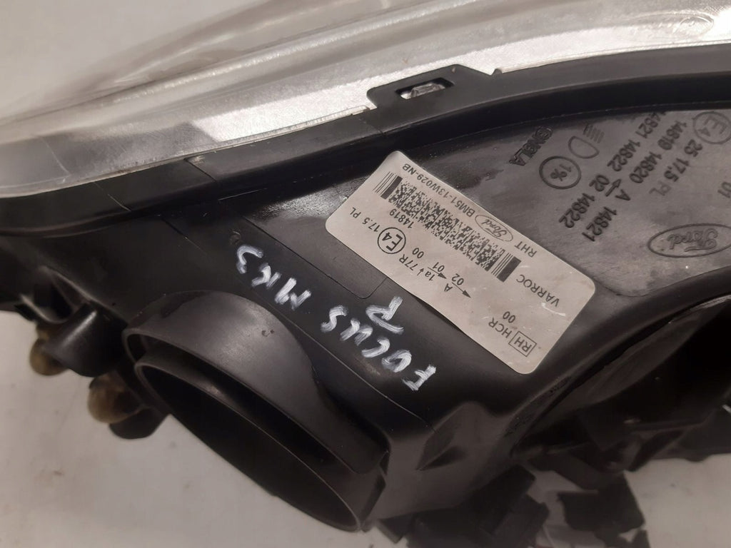 Frontscheinwerfer Ford Focus BM51-13W029-NB Rechts Scheinwerfer Headlight SCH8415307682is
