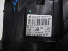 Laden Sie das Bild in den Galerie-Viewer, Frontscheinwerfer Mercedes-Benz W246 A2468207161 Xenon Links Headlight SCH2048907375mw