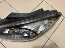 Laden Sie das Bild in den Galerie-Viewer, Frontscheinwerfer Hyundai I30 92101-2R000 Links Scheinwerfer Headlight SCH1024970128tg